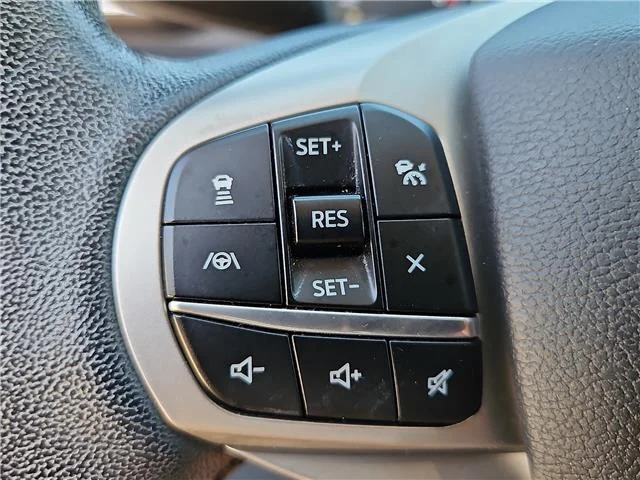 Used 2021 Oxford White Ford Limited 4x2 image 17