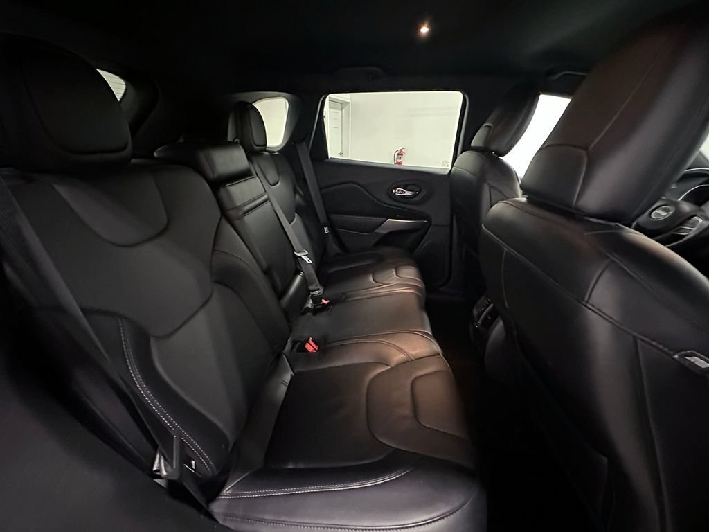 Used 2019  Jeep High Altitude image 25