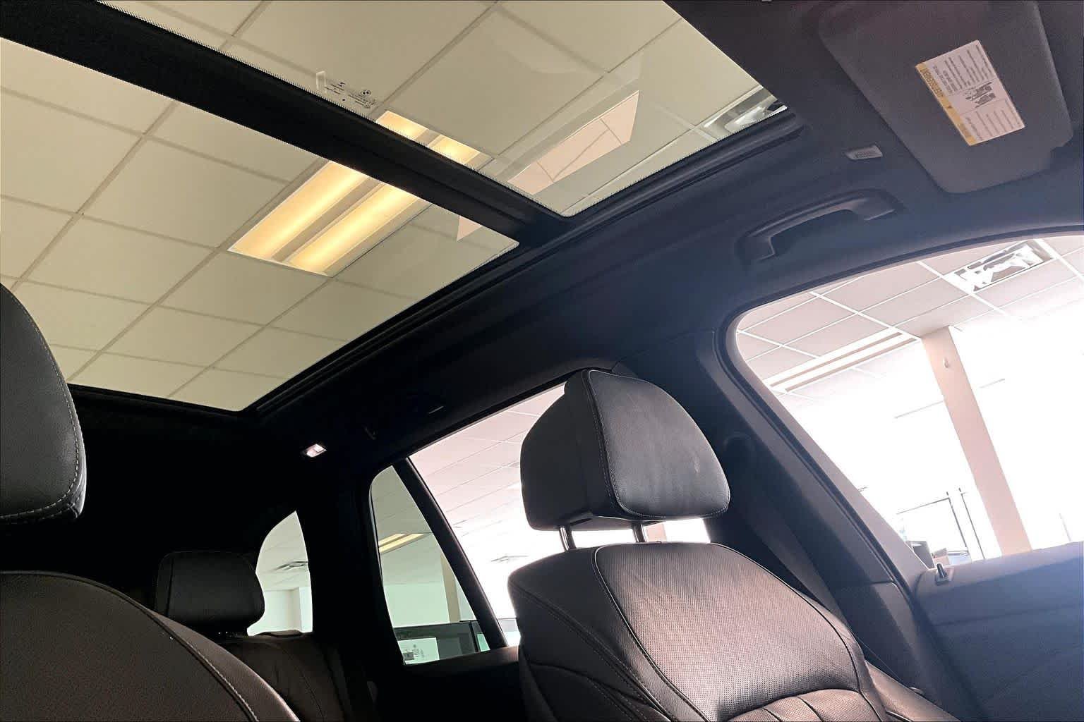 Used 2019 Carbon Black Metallic BMW xDrive50i image 13