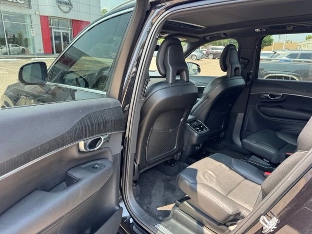 Used 2020 Black Volvo T6 Momentum image 37