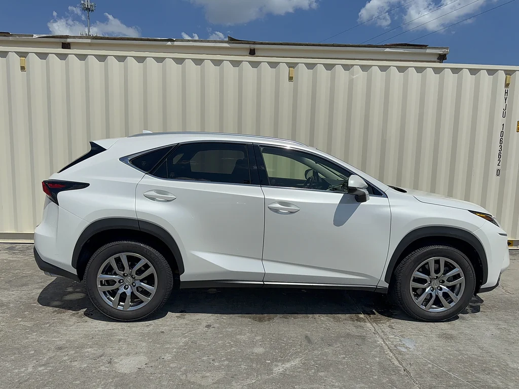 Used 2015 Eminent White Pearl Lexus Base image 2