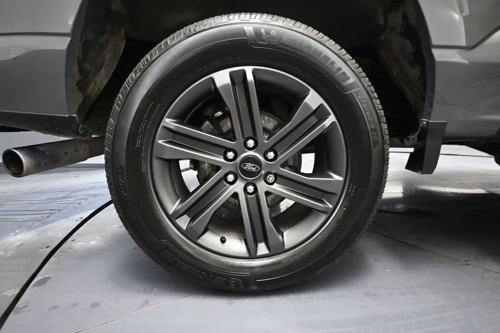 Used 2021 Gray Ford XLT image 10
