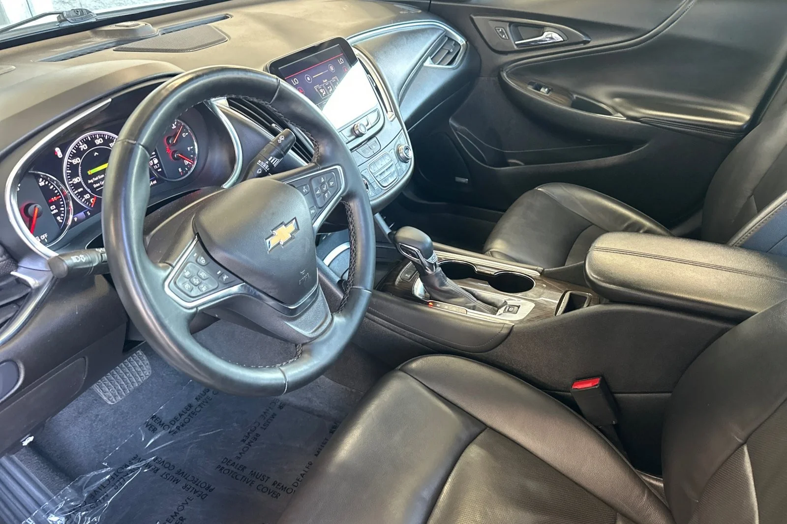 Used 2024 Summit White Chevrolet LT image 9