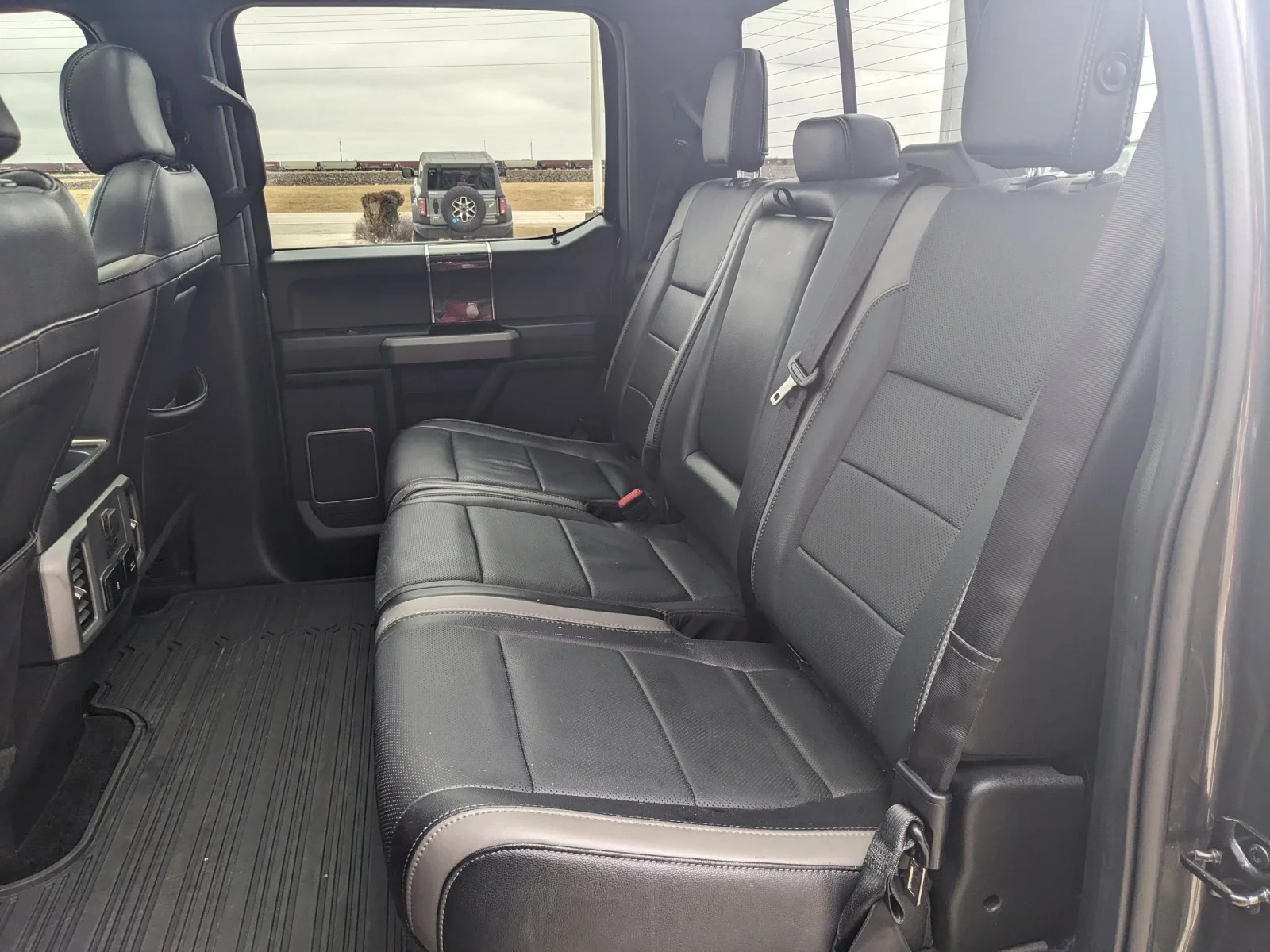 Used 2018 Magnetic Metallic Ford Raptor image 14