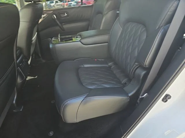 Used 2023 White Nissan Platinum image 14