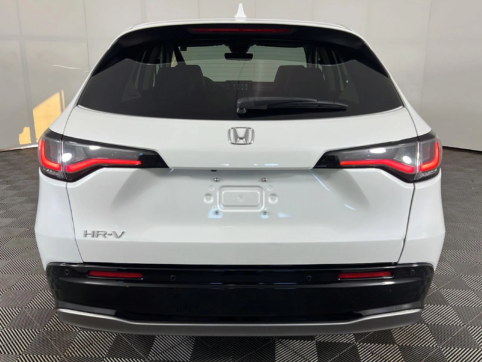 Used 2023 Platinum White Pearl Honda EX-L image 19