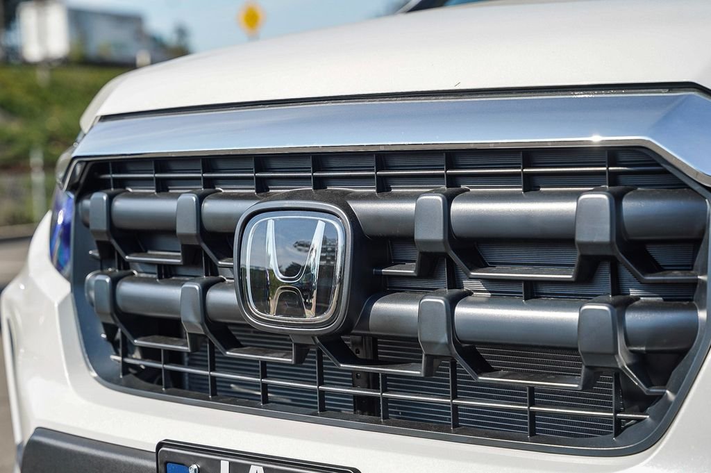 New 2026 Platinum White Pearl Honda RTL image 6