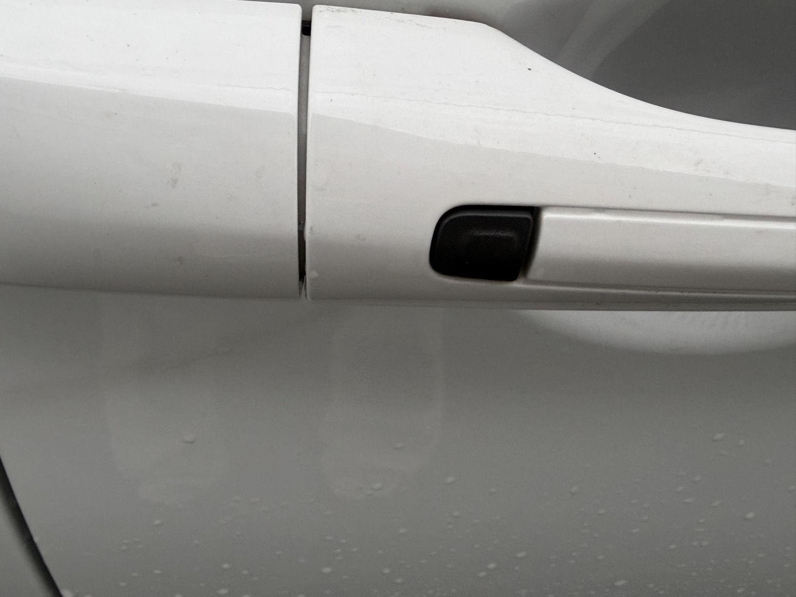 Used 2023 Bright White Clearcoat Chrysler Touring L image 33