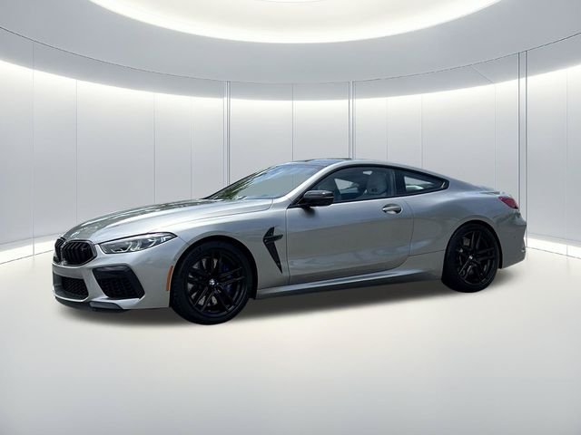 2022 BMW M8