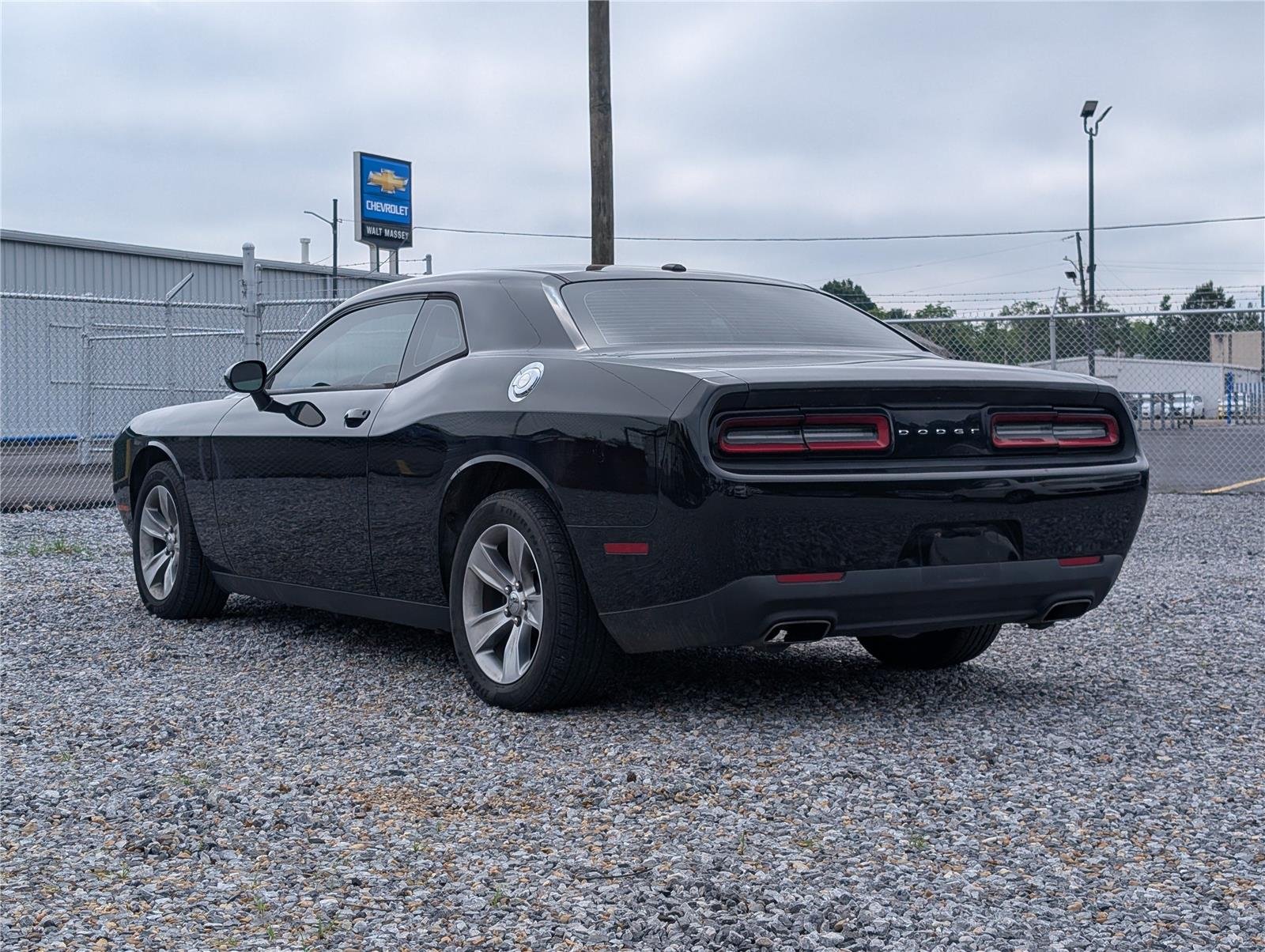Used 2016 Pitch Black Clearcoat Dodge SXT image 7