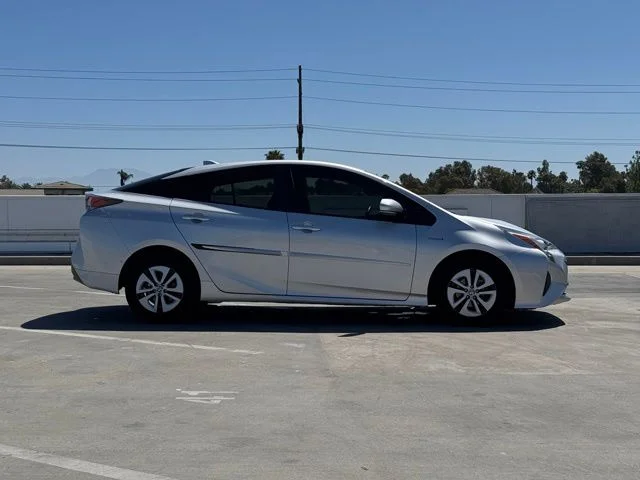 Used 2018 Silver Toyota Four image 31