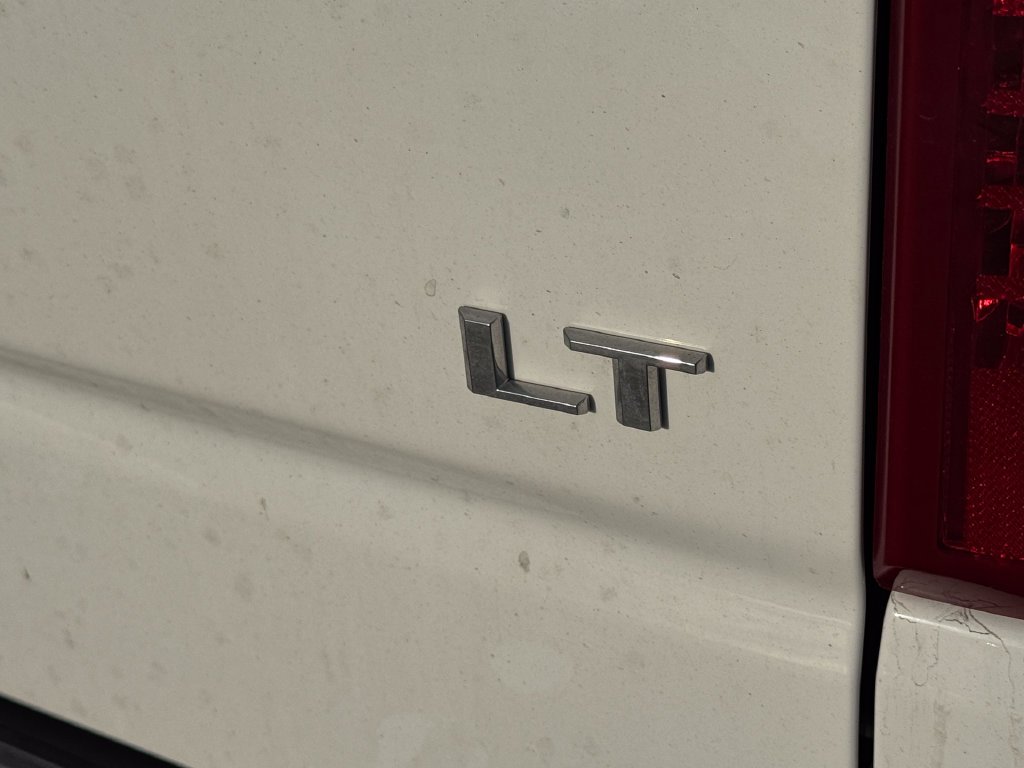 Used 2022 White Chevrolet LT image 7