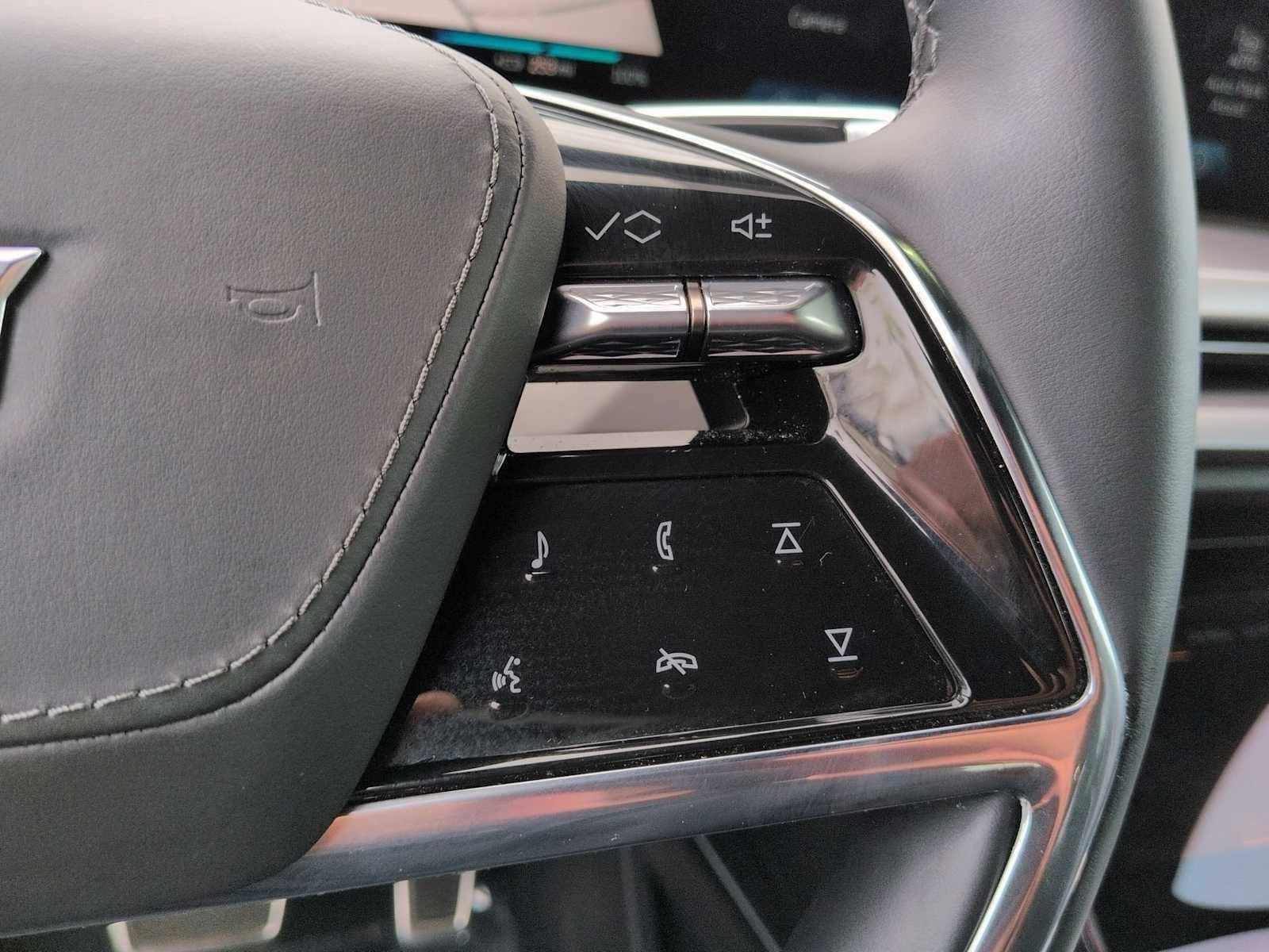 2026 Cadillac VISTIQ Platinum Sport - Photo 16