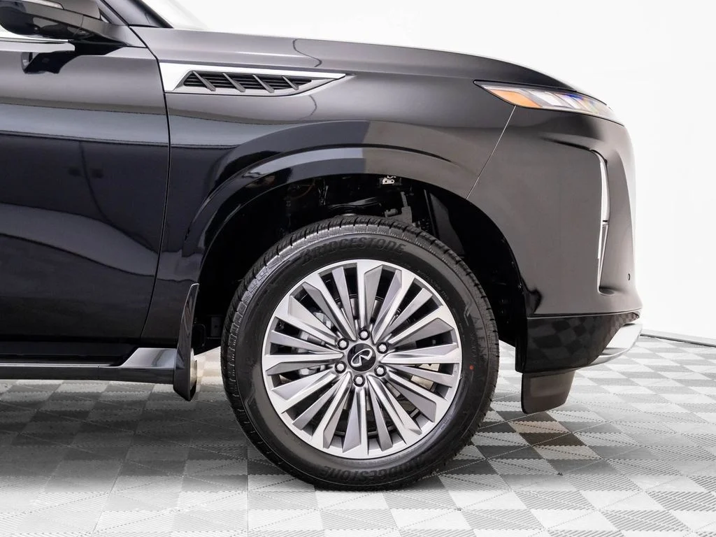 Used 2026 Black INFINITI LUXE image 32