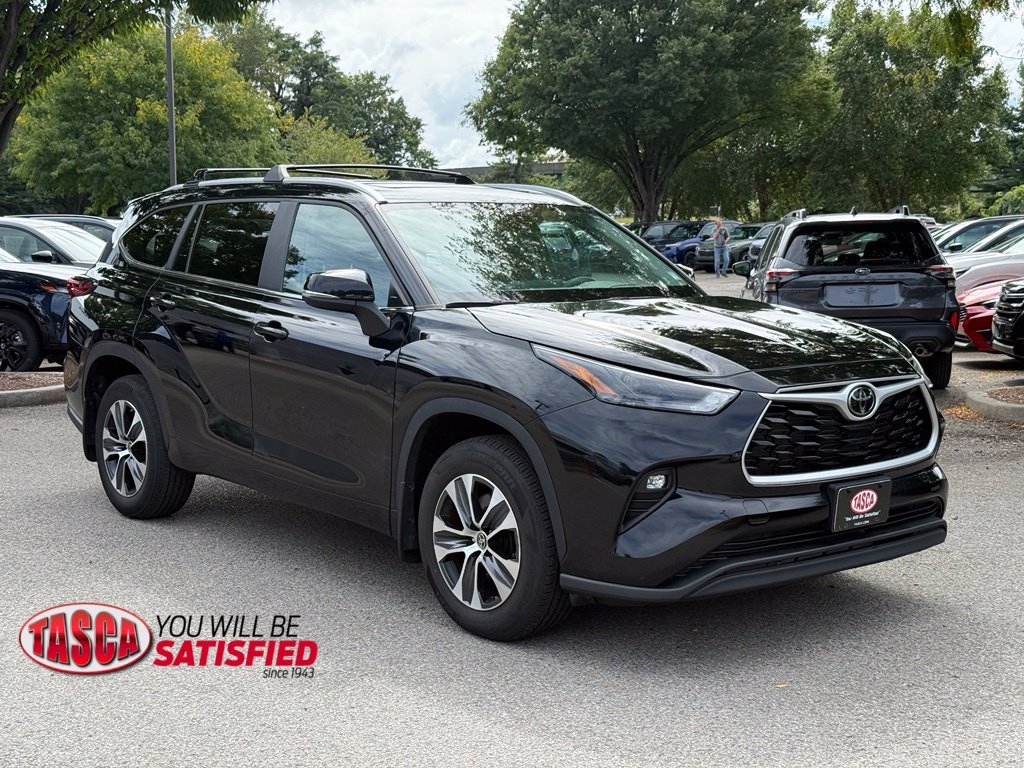 Used 2023 Black Toyota XLE image 1