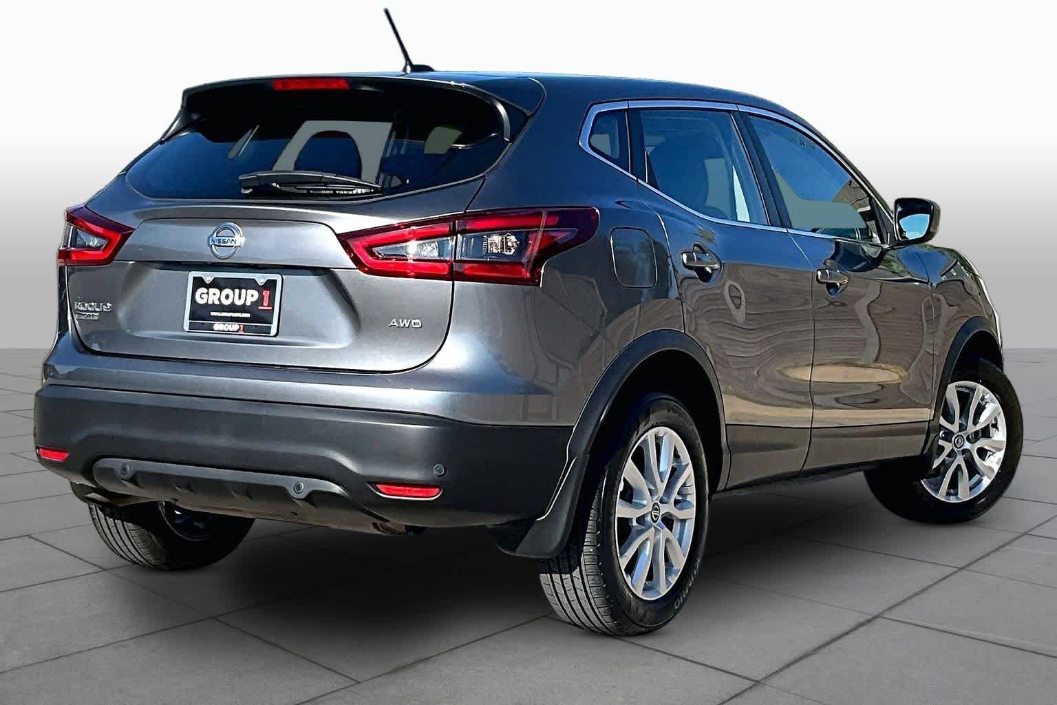 Certified Used 2022 Gun Metallic Nissan S image 13