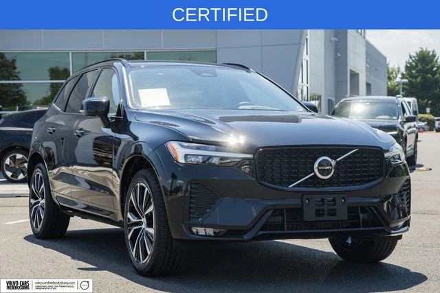 2024 Volvo XC60 B5 Plus Dark Theme AWD's photo