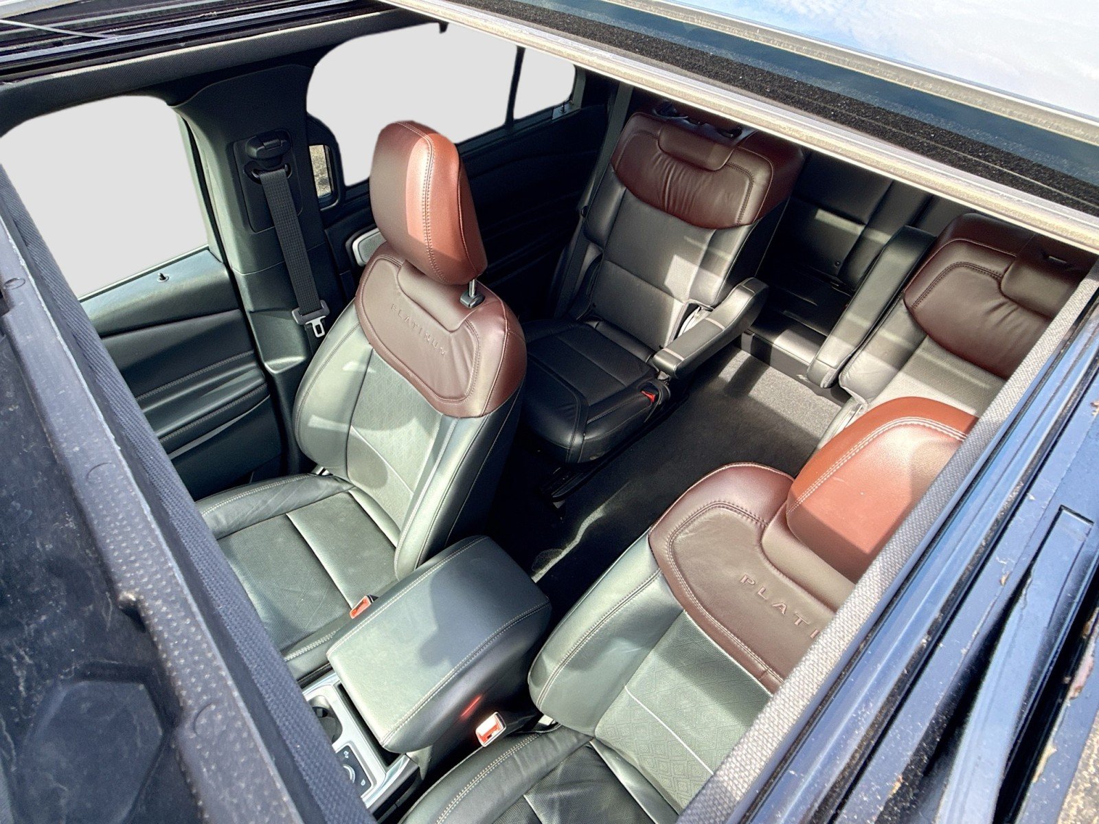 2022 Ford Explorer Platinum - Photo 23