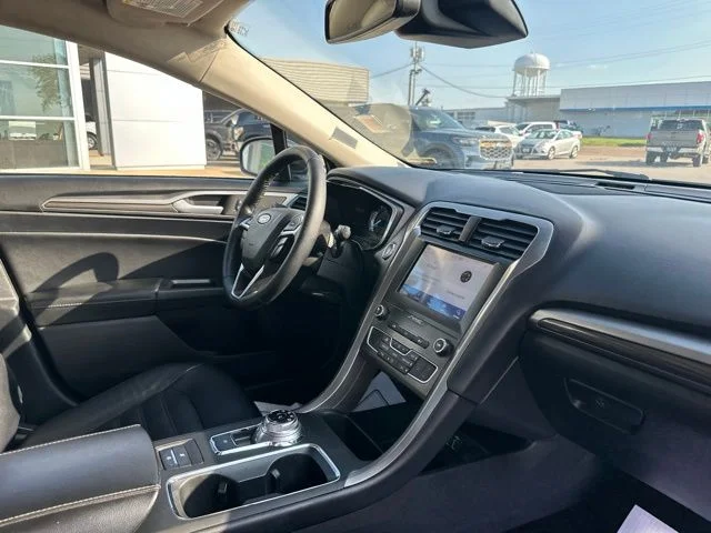 Used 2020 Agate Black Metallic Ford SEL image 10