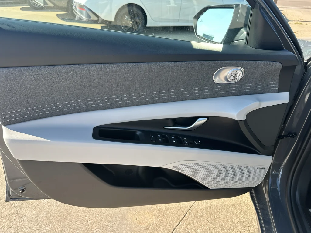 New 2026 Ecotronic Gray Hyundai Limited image 15