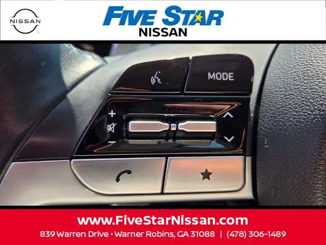 Used 2023 Black Hyundai SE image 28