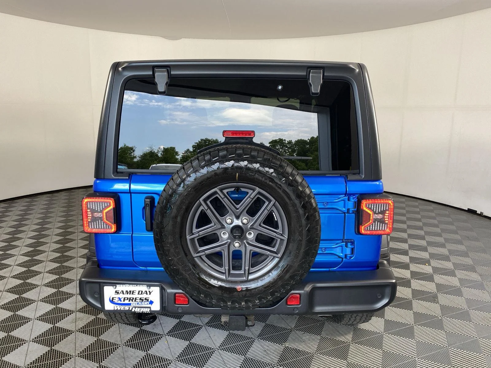 Used 2024 Hydro Blue Pearlcoat Jeep Sport S image 14