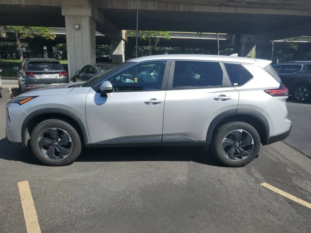 Used 2024 Silver Nissan SV image 2