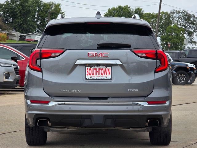 Used 2018 Satin Steel Metallic GMC Denali image 6