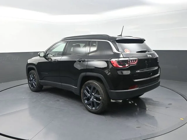 New 2026 Diamond Black Crystal Pearlcoat Jeep  image 7