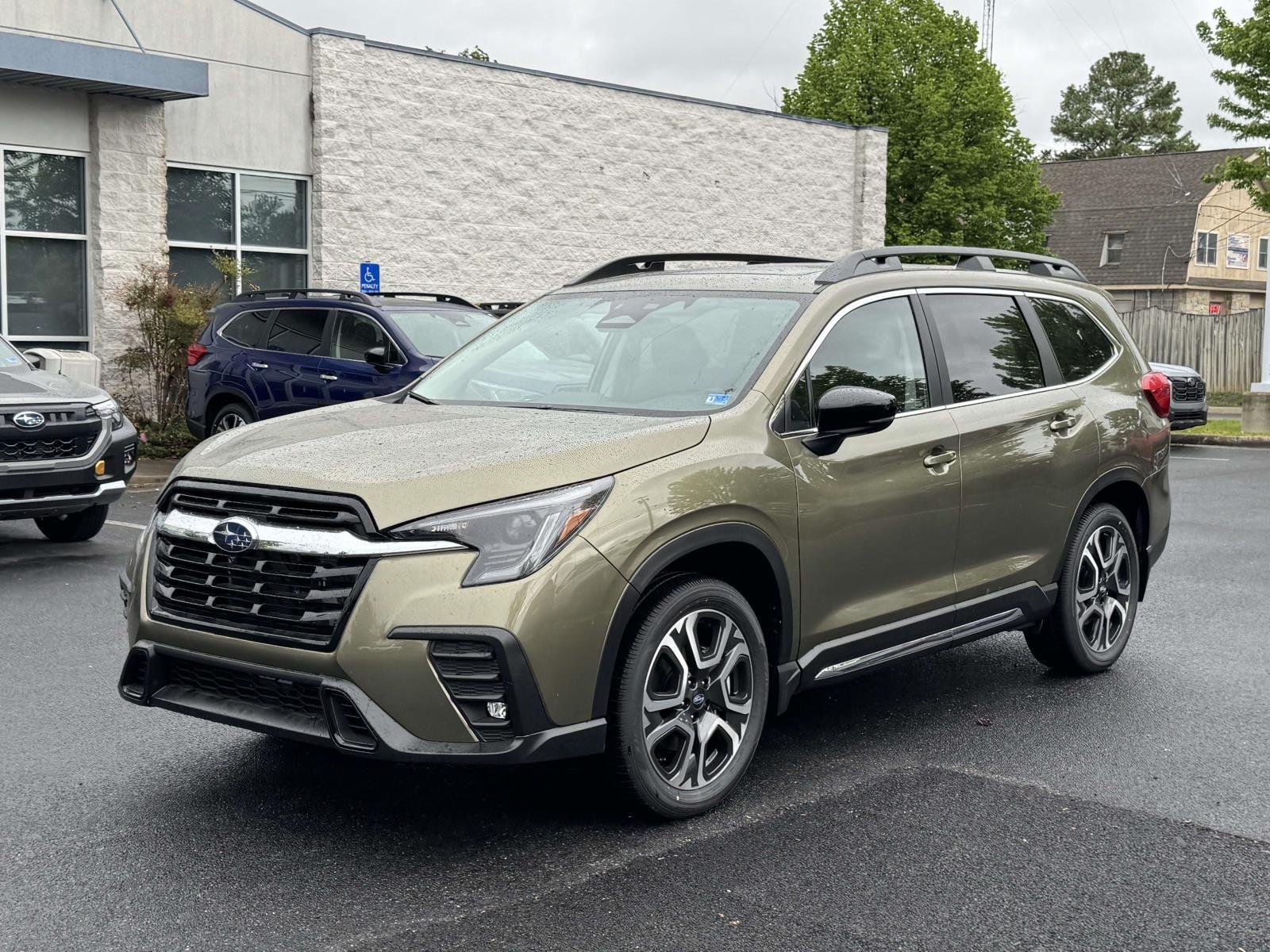 New 2026 AUTUMN GREEN METALLIC Subaru Limited 7-Passenger image 5