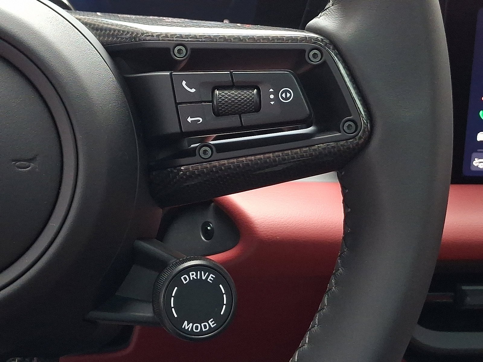 2026 Porsche Macan GTS - Photo 24