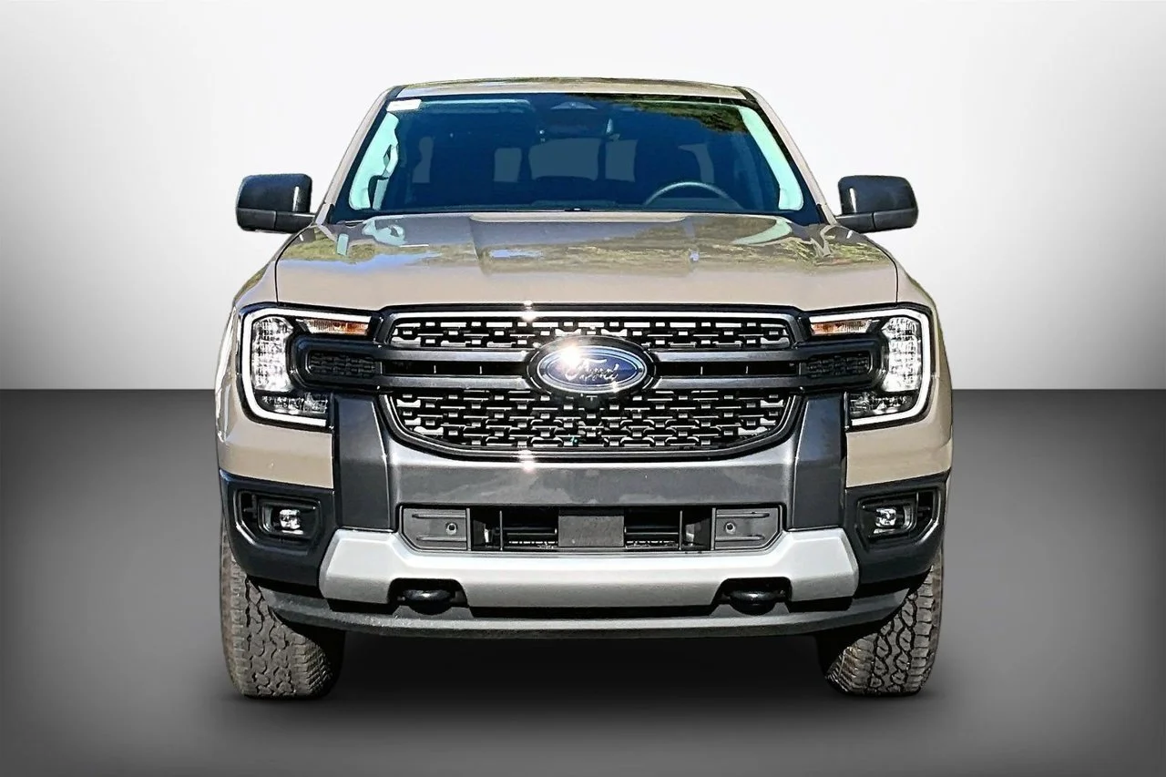 Used 2026 Gray Ford XLT image 3