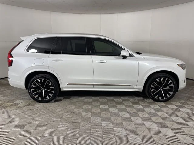 2025 Volvo XC90 Plus - Photo 9