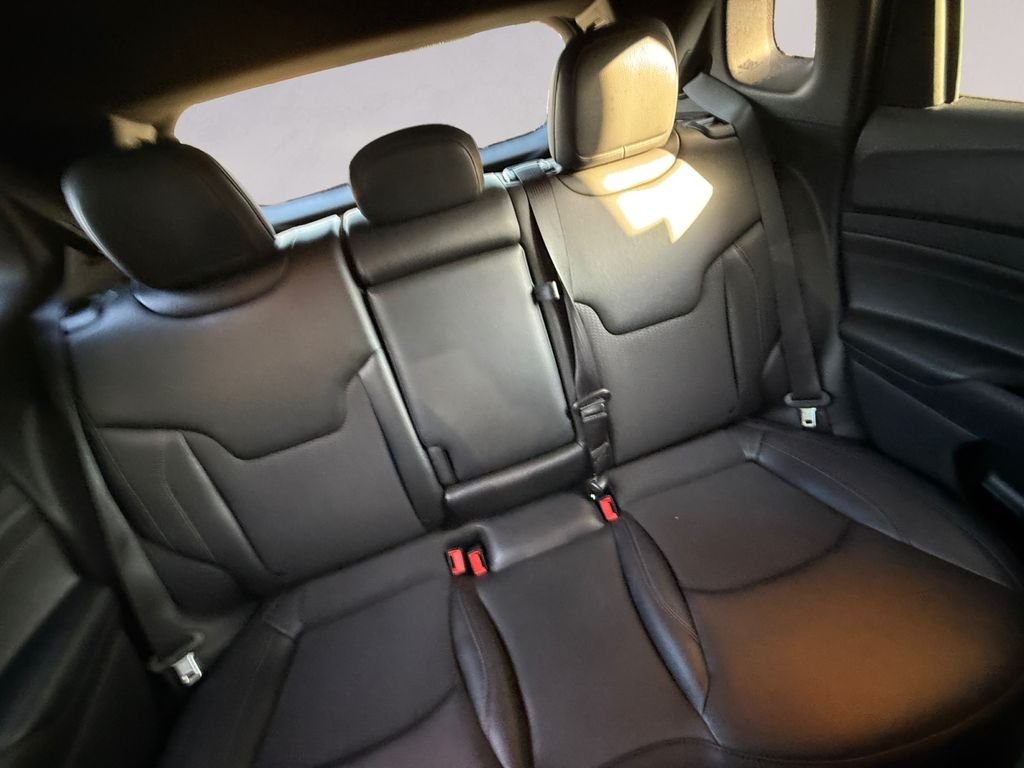 Used 2025 Silver Jeep Trailhawk image 18