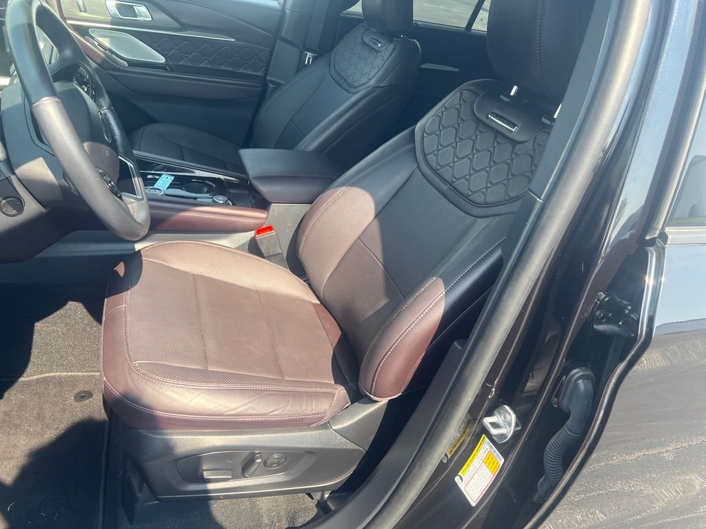 Used 2025 Black Ford Platinum image 11