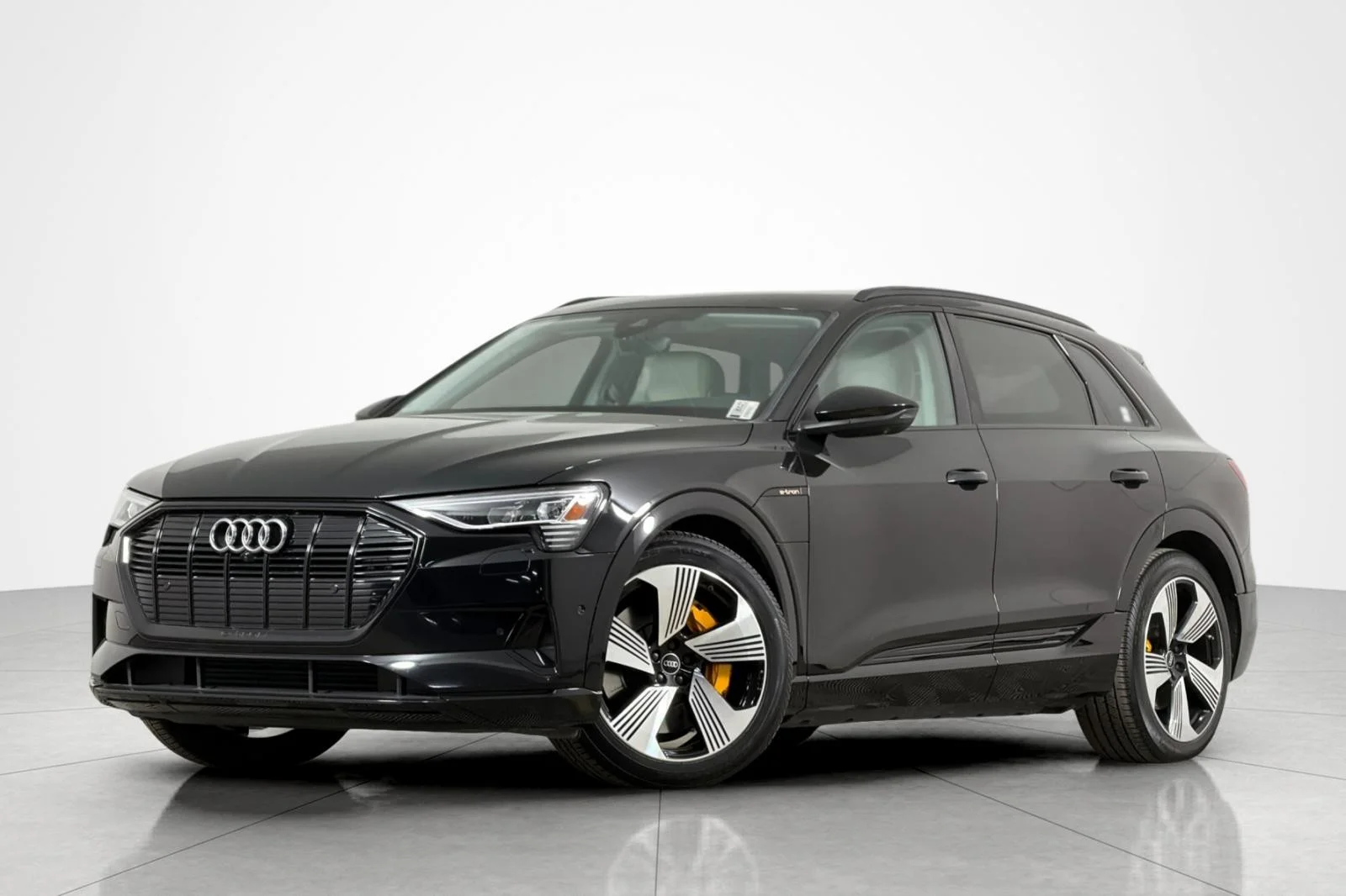 2023 Audi e-tron 95 kWh Premium Plus quattro's photo