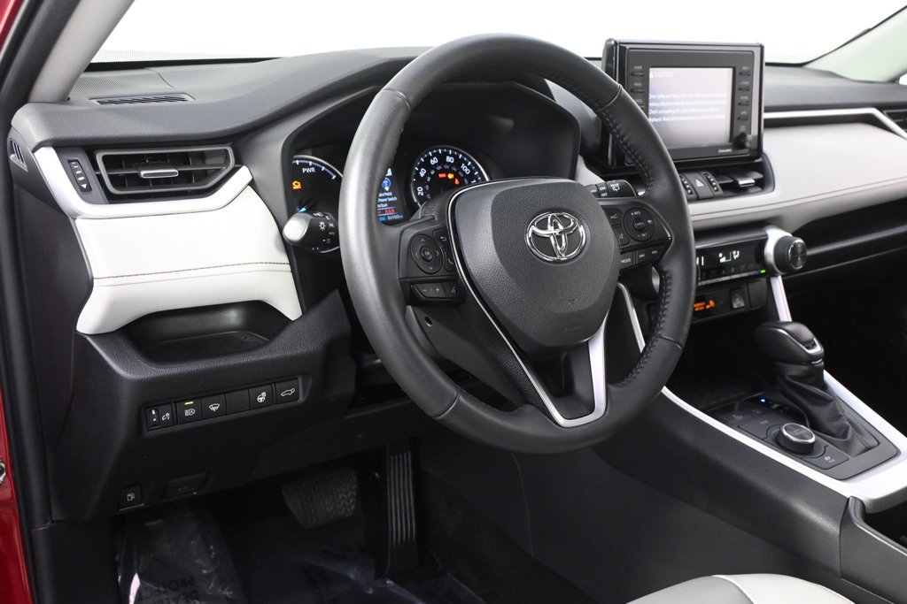 Used 2022 Pearl Toyota XLE Premium image 12