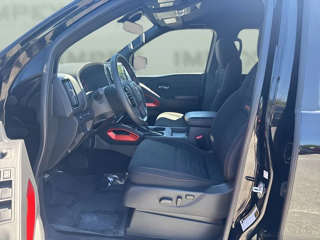 Used 2025 Black Nissan PRO-4X image 9