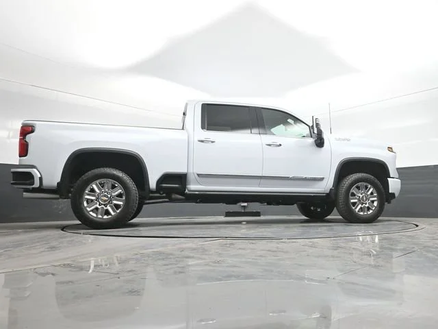 New 2026 Polar White Tricoat Chevrolet High Country image 17