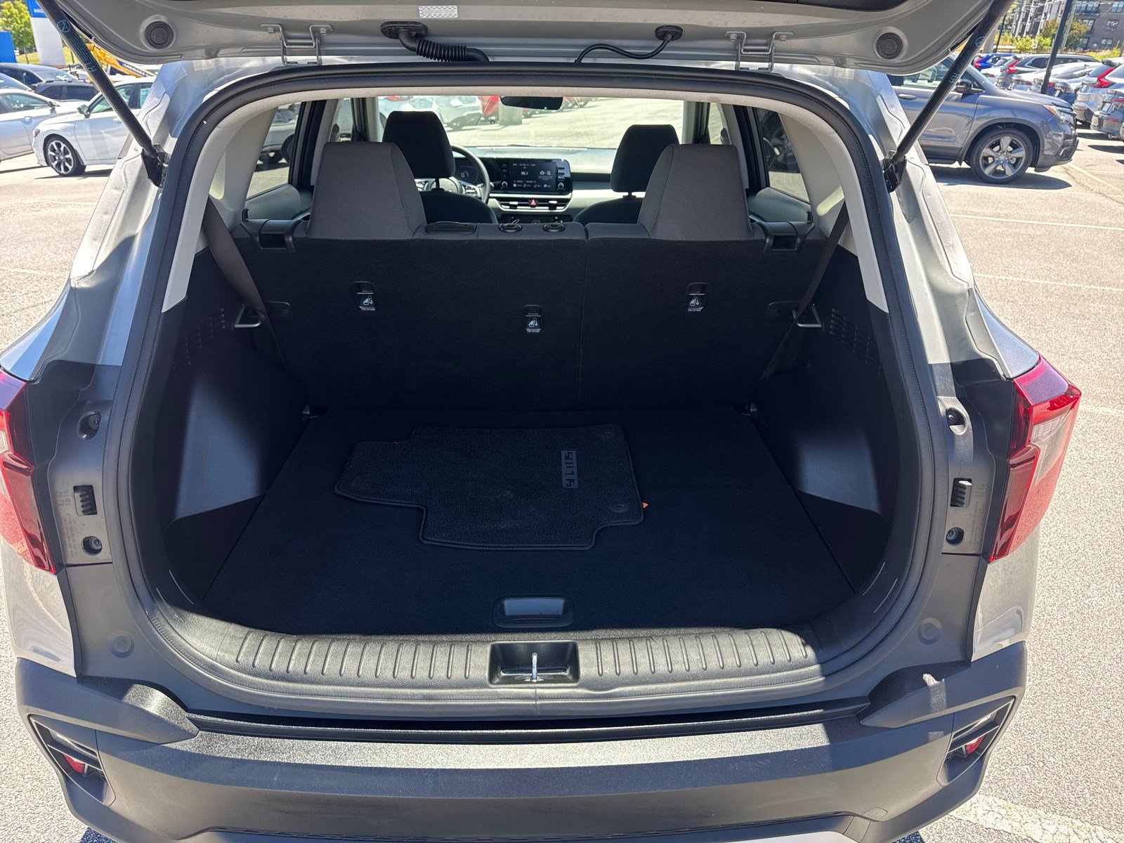 Used 2025 Steel Gray Kia LX image 18