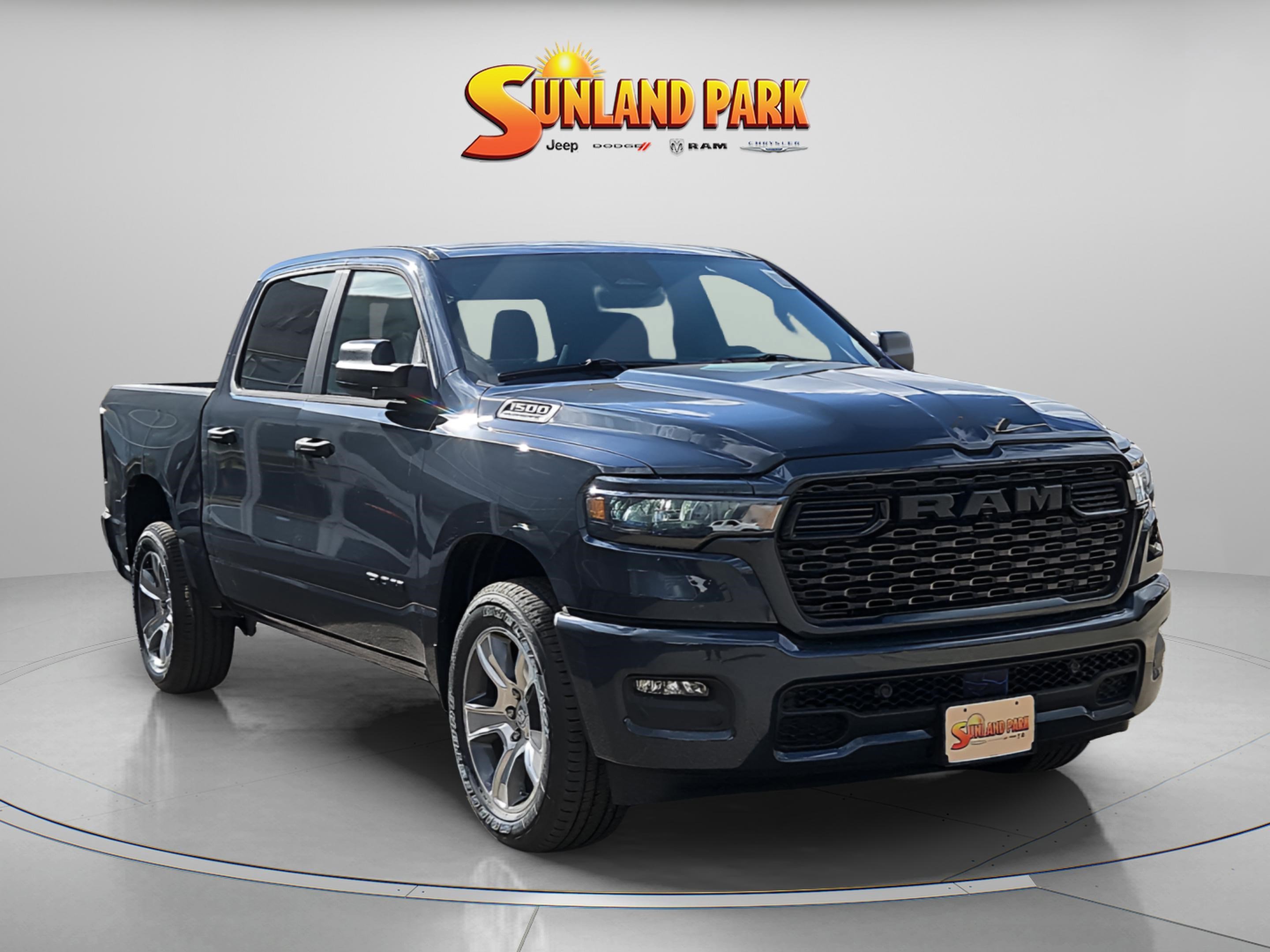 2026 RAM 1500 Express Crew Cab 5'7's photo