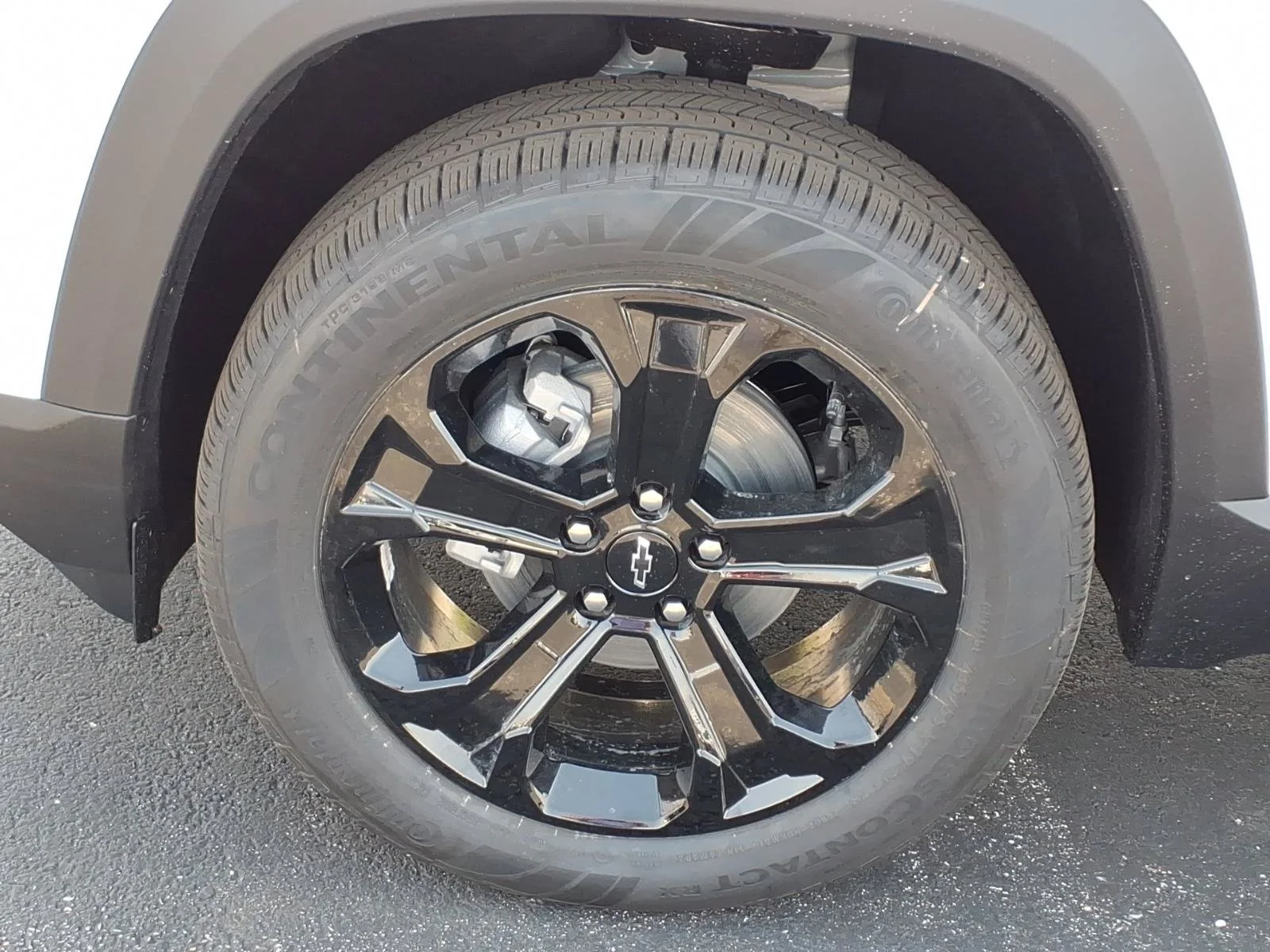 New 2026 Summit White Chevrolet LT image 20