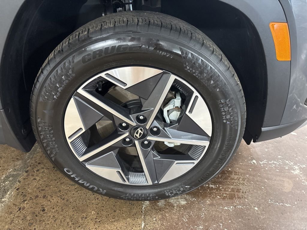 Certified Used 2025 Gray Hyundai SEL Convenience image 34