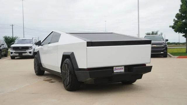 2024 Tesla Cybertruck Base - Photo 6