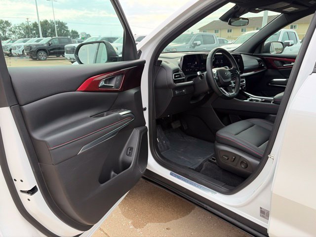 2025 Chevrolet Traverse Z71 - Photo 9