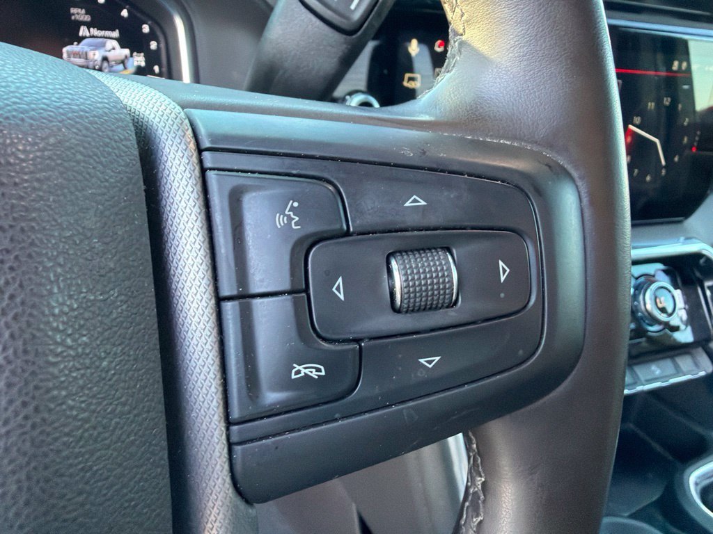 Used 2025 Silver GMC Denali image 21