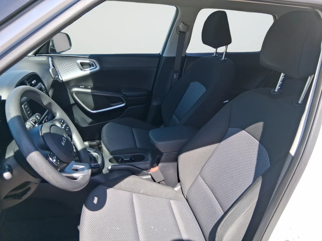 Used 2024 White Kia LX image 9