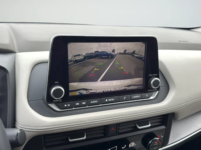 Used 2025 White Nissan SV image 15