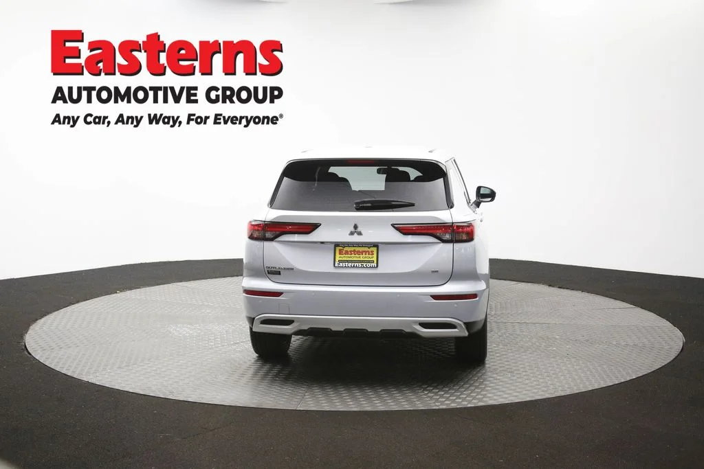 Used 2024 White Mitsubishi SE image 36
