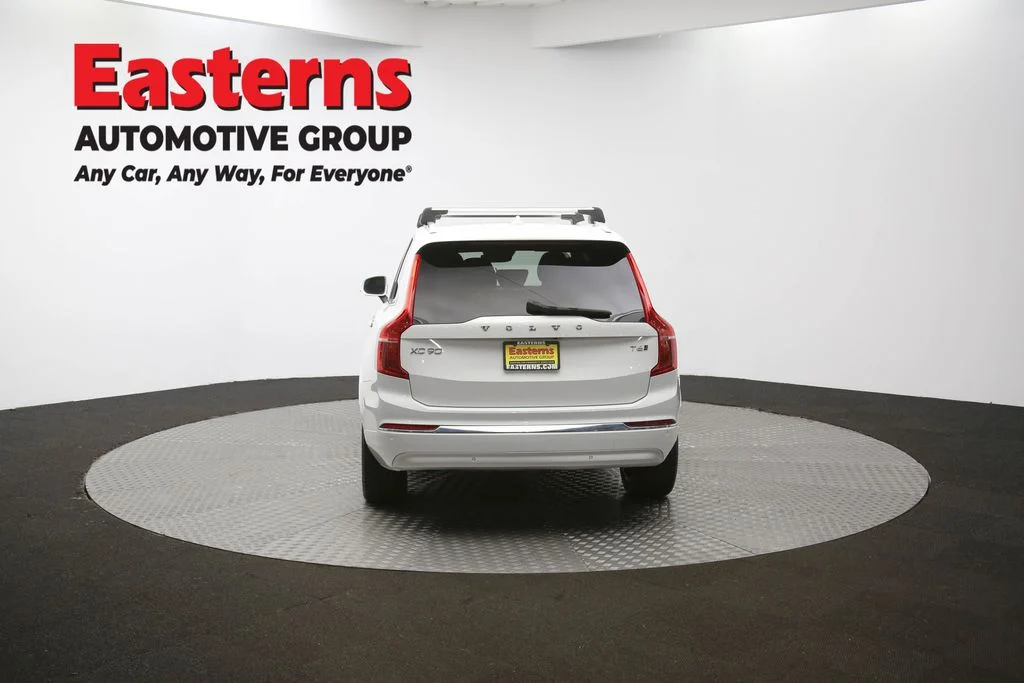 Used 2022 White Volvo T6 Inscription image 37